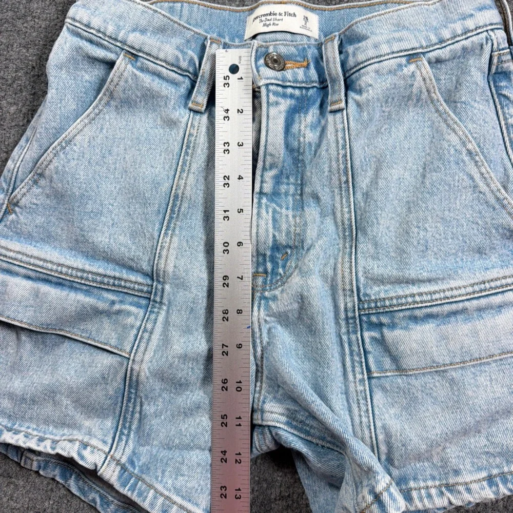 Abercrombie & Fitch The Dad Short Women 26 Light Blue High Rise Utility Denim
